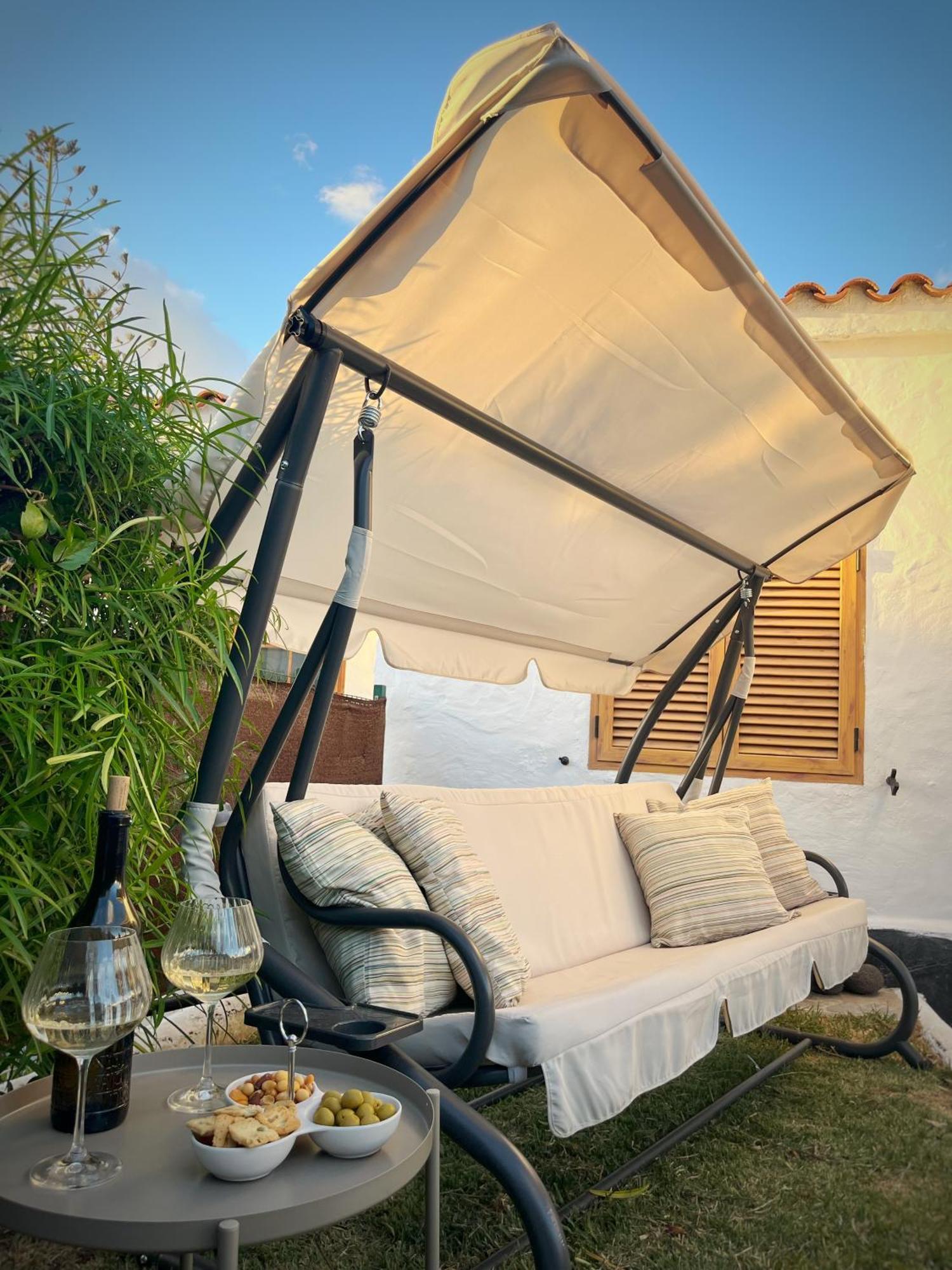 Buzzstays: 1-Bed Bungalow, Garden, Near Yumbo & Beach 马斯帕洛马斯 外观 照片